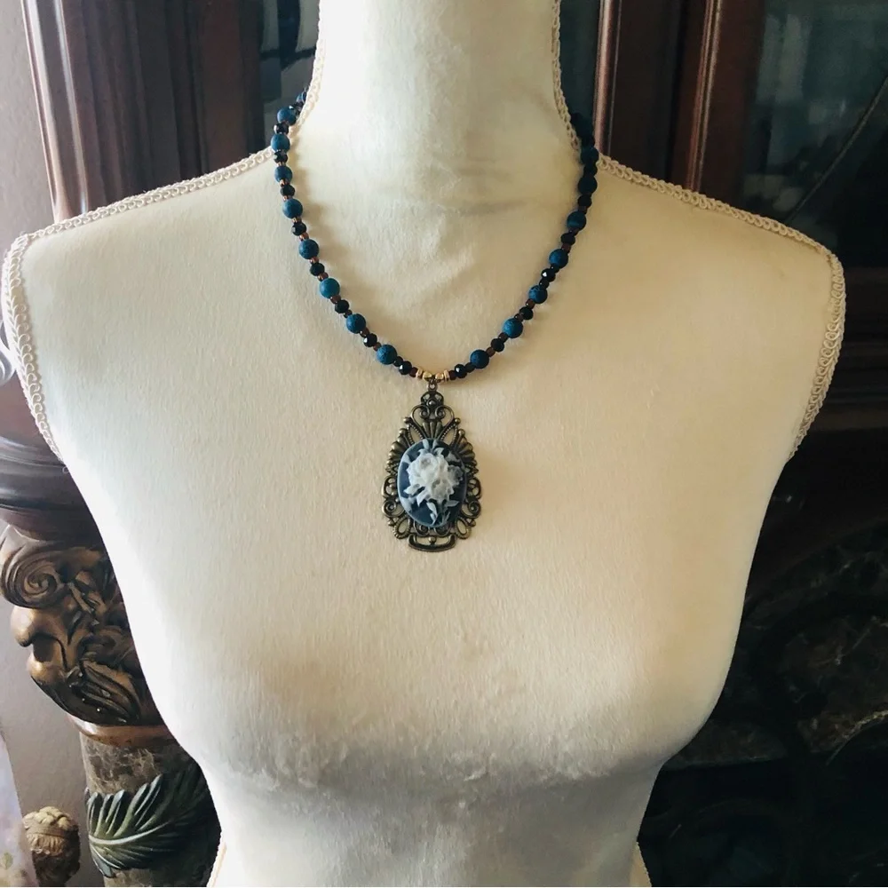 Handcrafted rose cameo filigree genuine dragon vein agate stone necklace